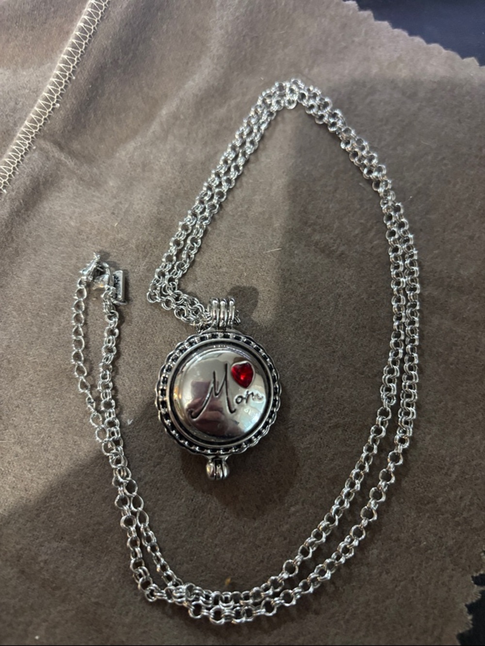 Silver ginersnaps  'Mom' interchange Pendant Necklace with Red Heart Accent